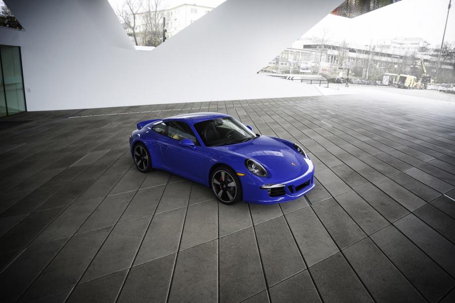  Porsche 911 GTS Club Coupe 2015 года  (фото 4 из 19)